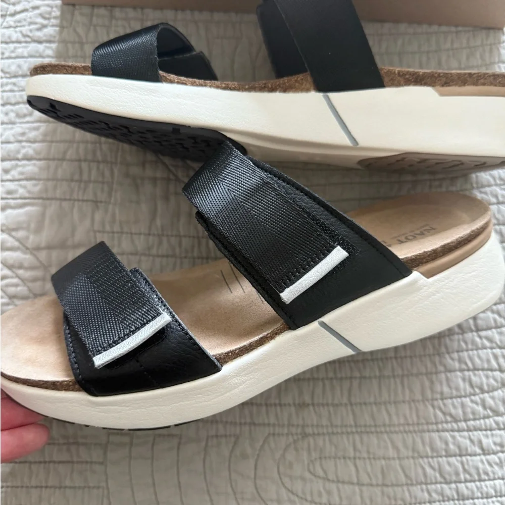Naot Black Calliope Sandal Size 9 NEW in box - Picture 2 of 10
